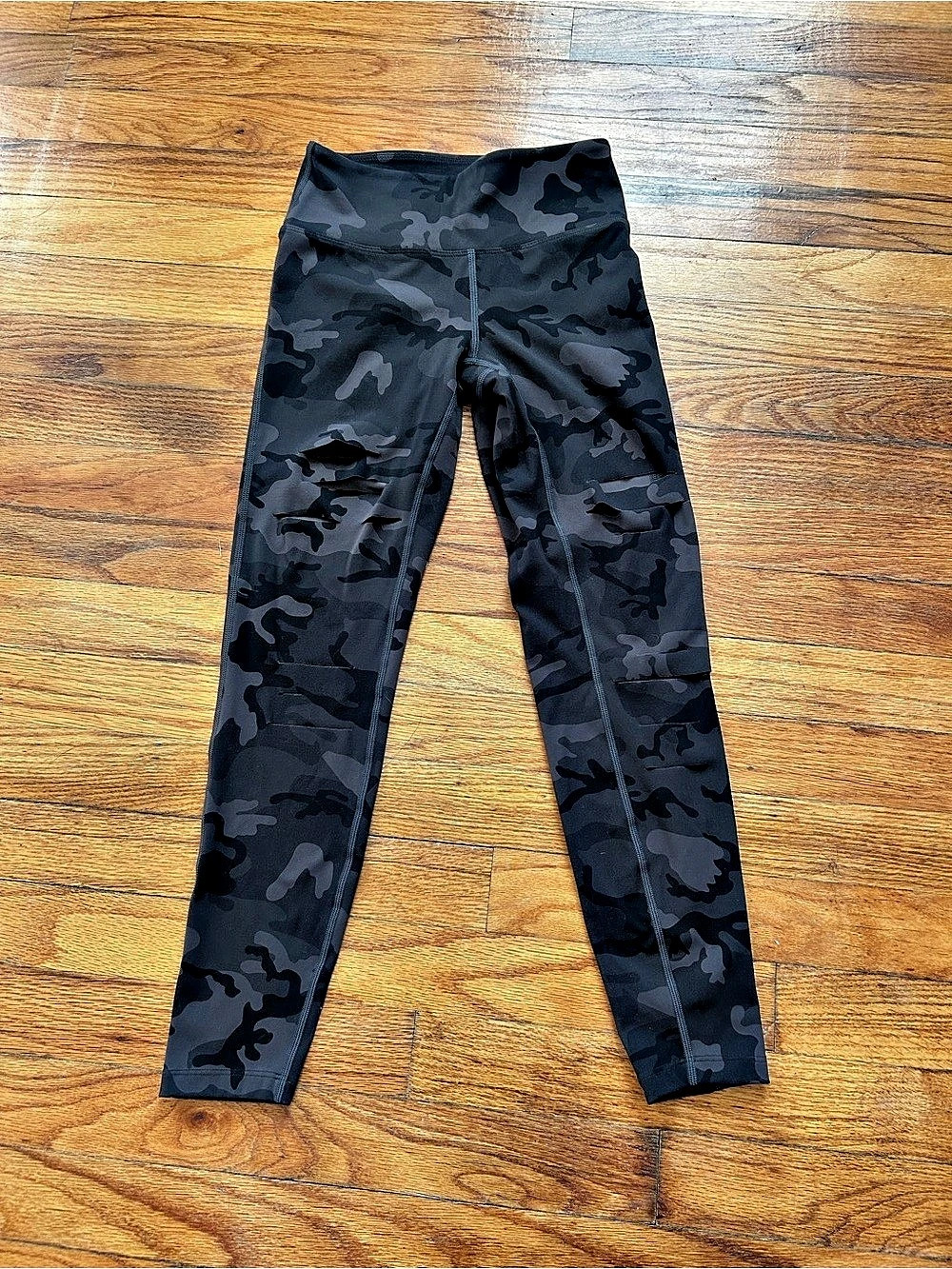 Zyia Active Camo Cutout Leggings in Black & Gray